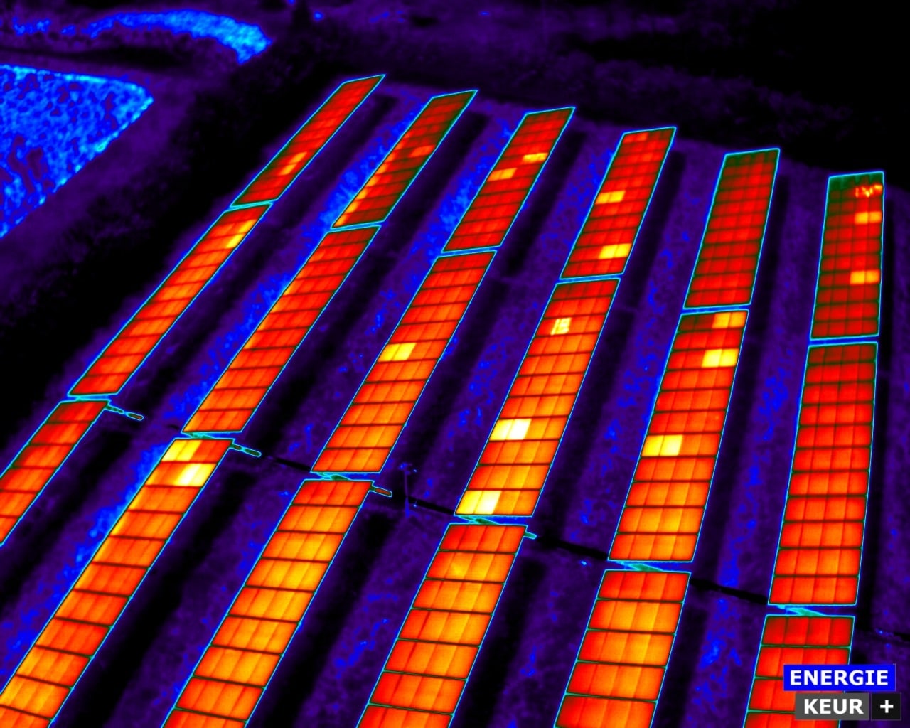 Thermografie bij zonnepanelen tijdens een drone inspectie van een zonnepark